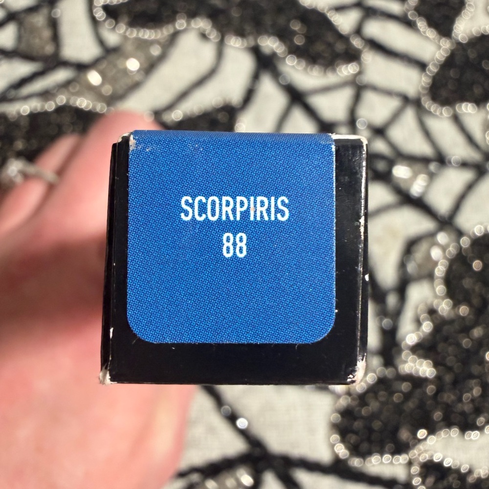 KVD-💙✨ Everlasting Hyperlight NEW Bold Blue
- Scorpiris 88 Liquid Lipstick
